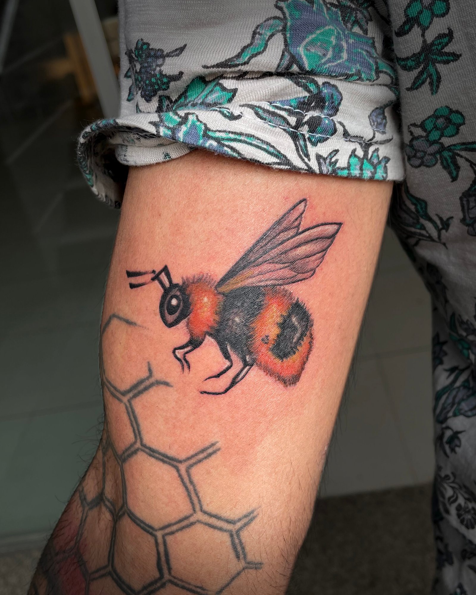 bee tattoo (1)